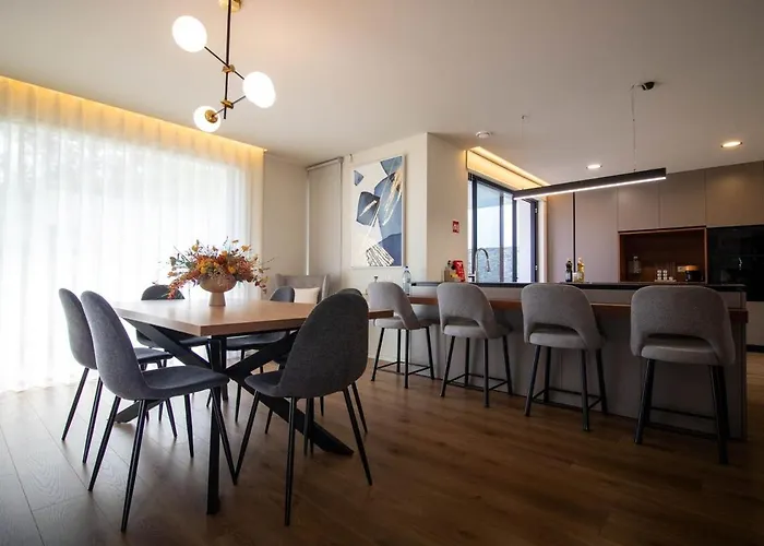 Villa With Pool - Sol Poente